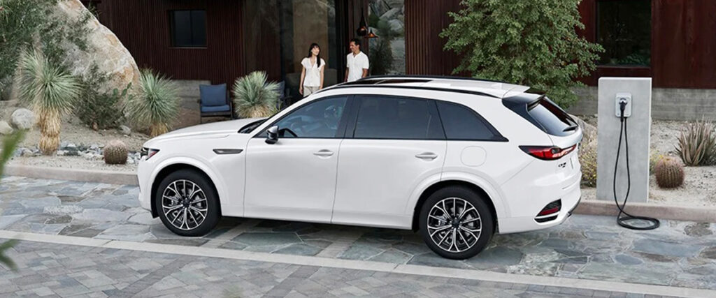 AJM CX 70 PHEV 2026 06 Photos 01 1024x427